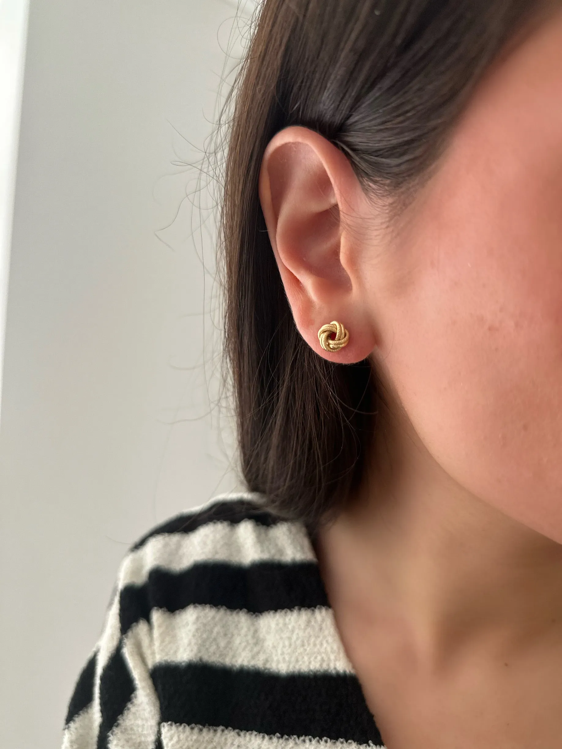 10 Karat Gold Knot Studs