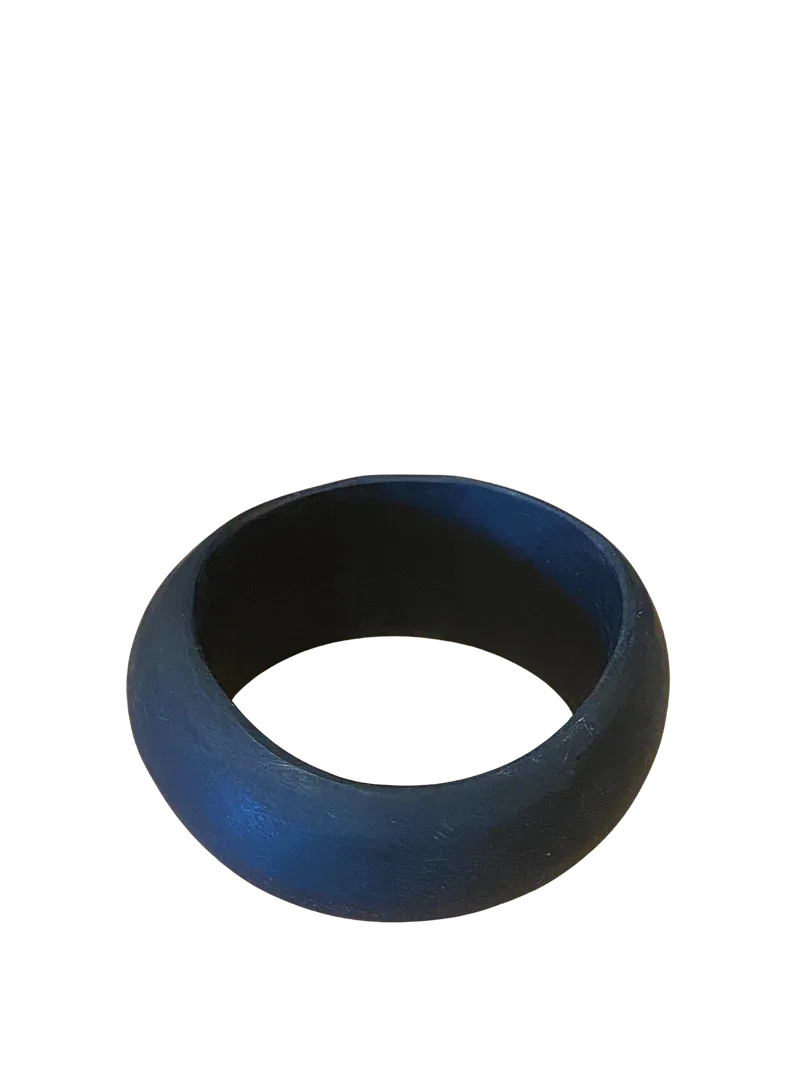 Black resin bangle bracelet | GAYE