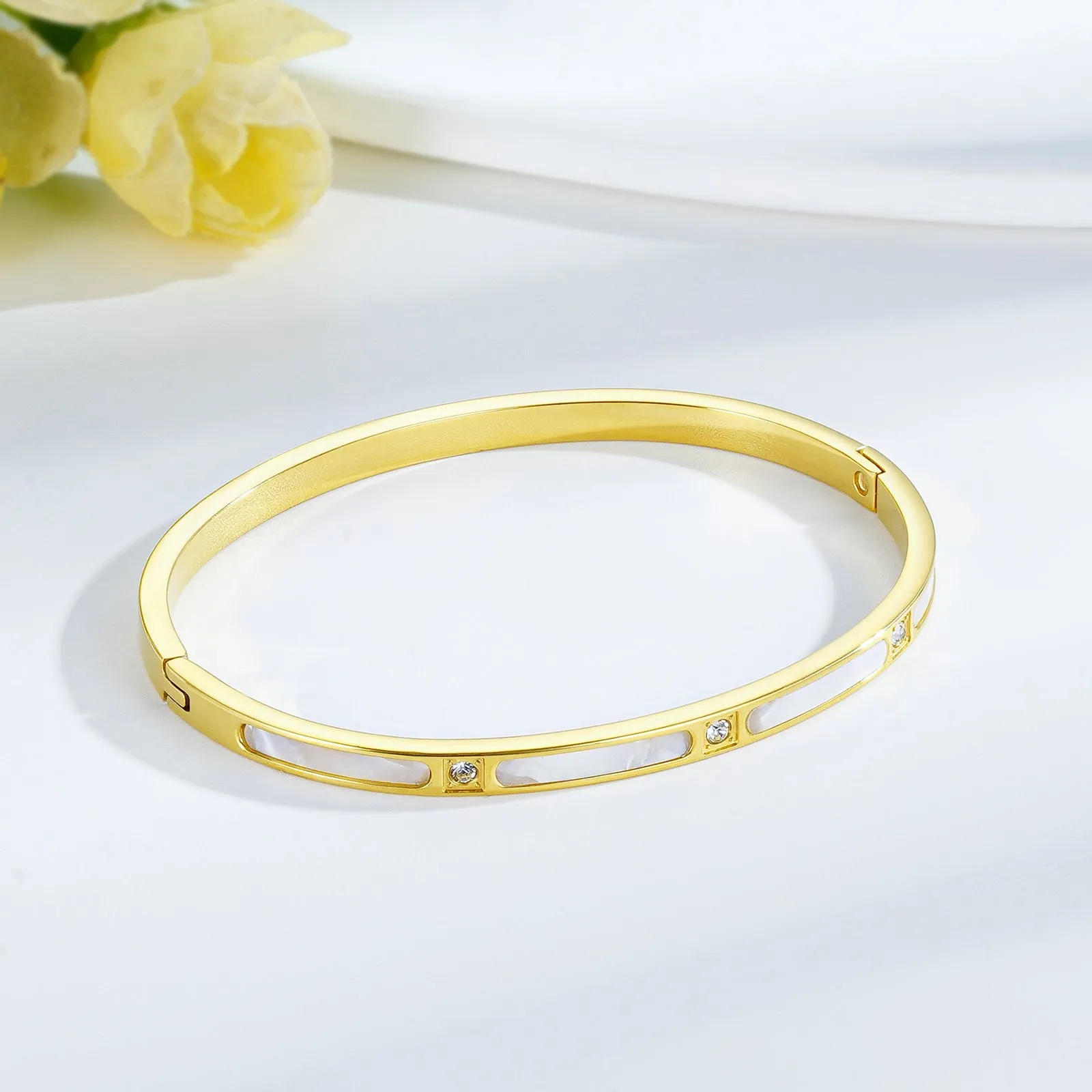 Bracelets for Women - 18k Gold bracelet - Love Bangle Bracelets, Non-Tarnish Gold Bangles, Stainless Steel Jewelry - Fashion Accessories for Women's Style