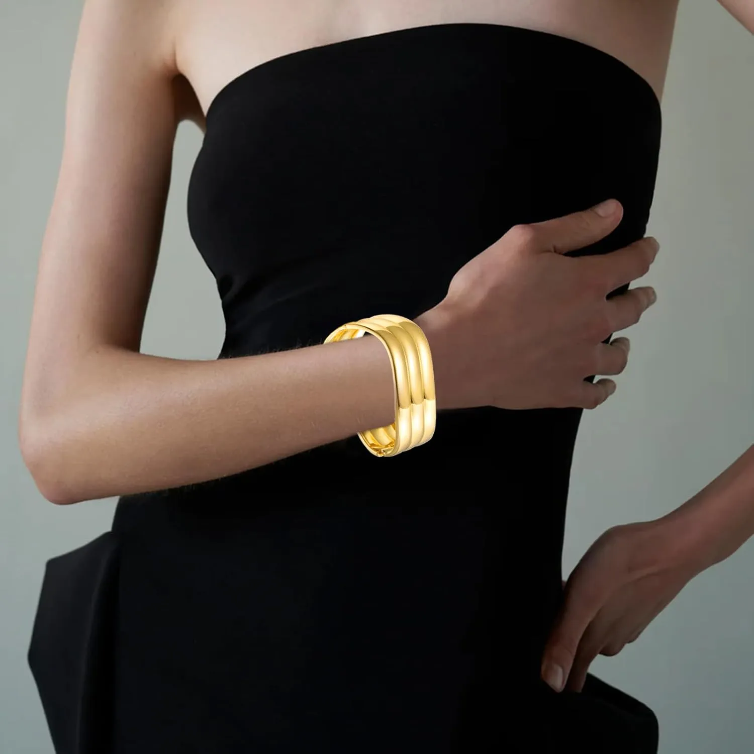 Chunky Gold Bangle Bracelets for Women Hammered Texture Cuff Bangles Wrist Wrap Bangle Bracelet Jewelry