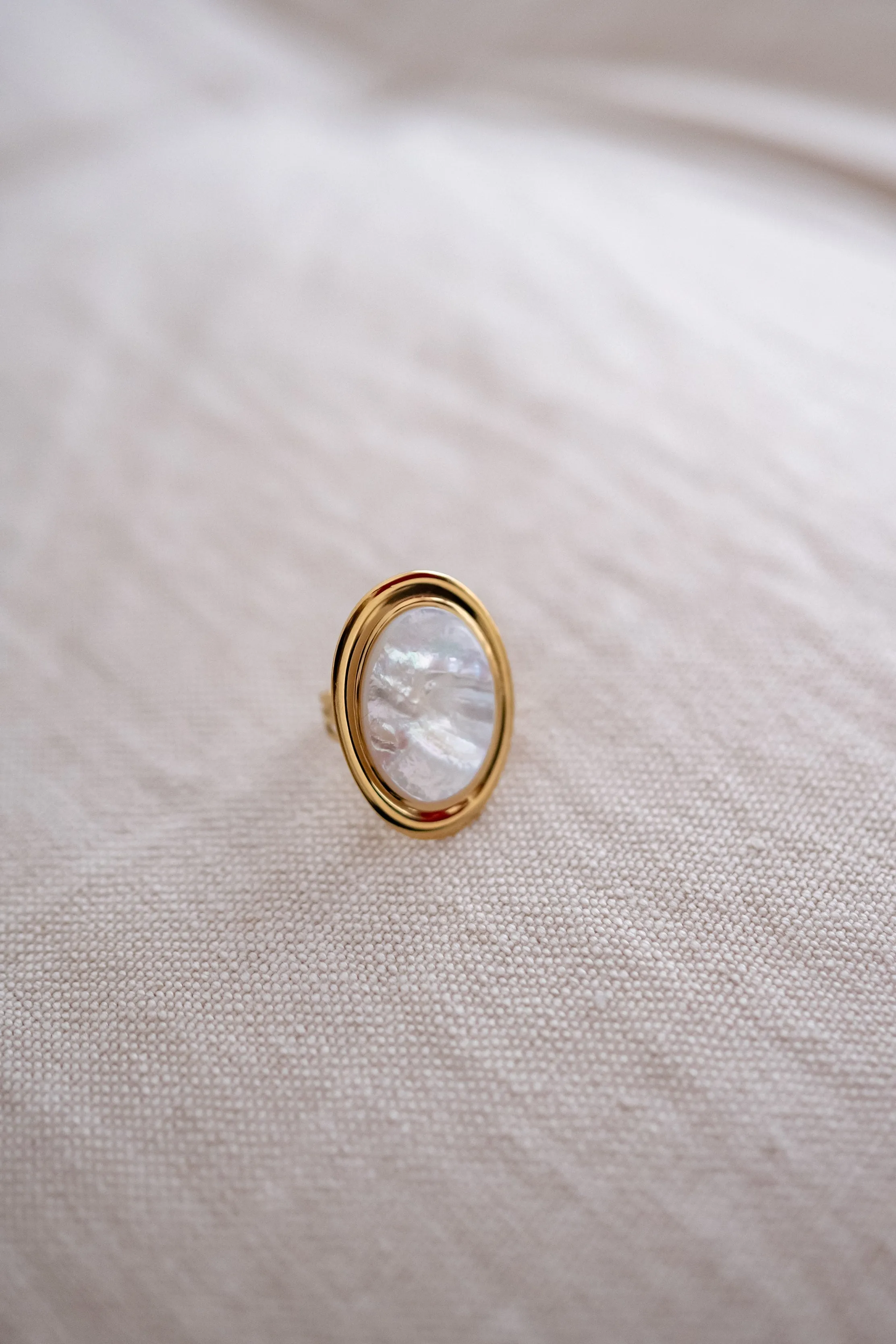 Ecru Gemel Ring