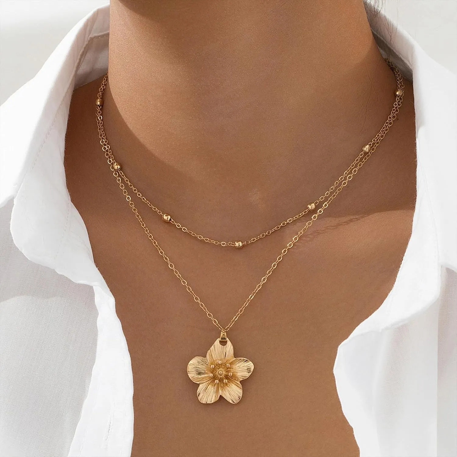 Gold Flower Necklace for Women Chunky Gold Floral Pendant Necklace Statement Flower Choker Jewelry for Women