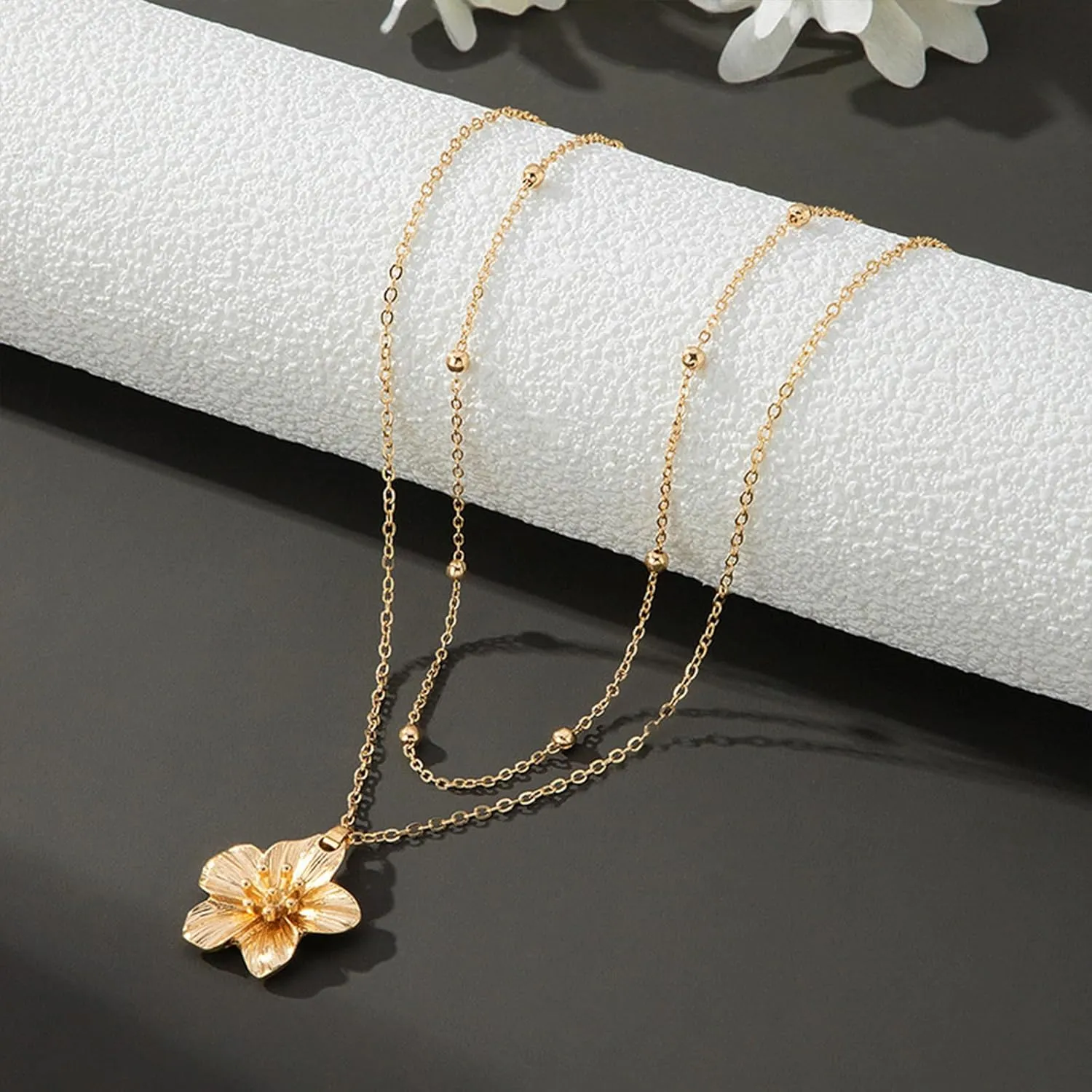 Gold Flower Necklace for Women Chunky Gold Floral Pendant Necklace Statement Flower Choker Jewelry for Women