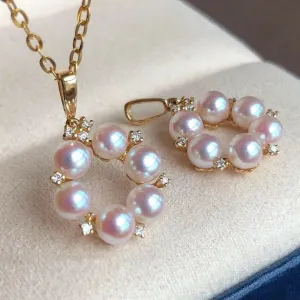 Grape 4.0-4.5 mm White Baby Akoya Pearl Pendant Mounted on G18K