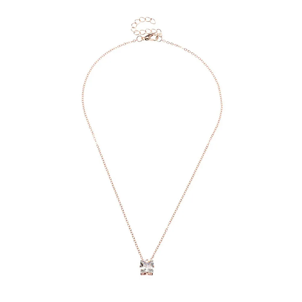 Jolly Chic- 1 Piece Womens Fashion Necklace Metal Decor Versatile Simple Fashion Necklace - Gold