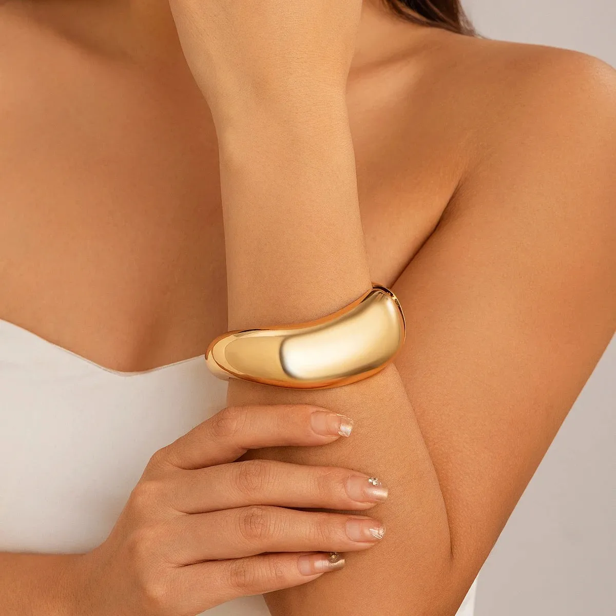 Luxury Exaggerated Smooth Metal Thick Bangles