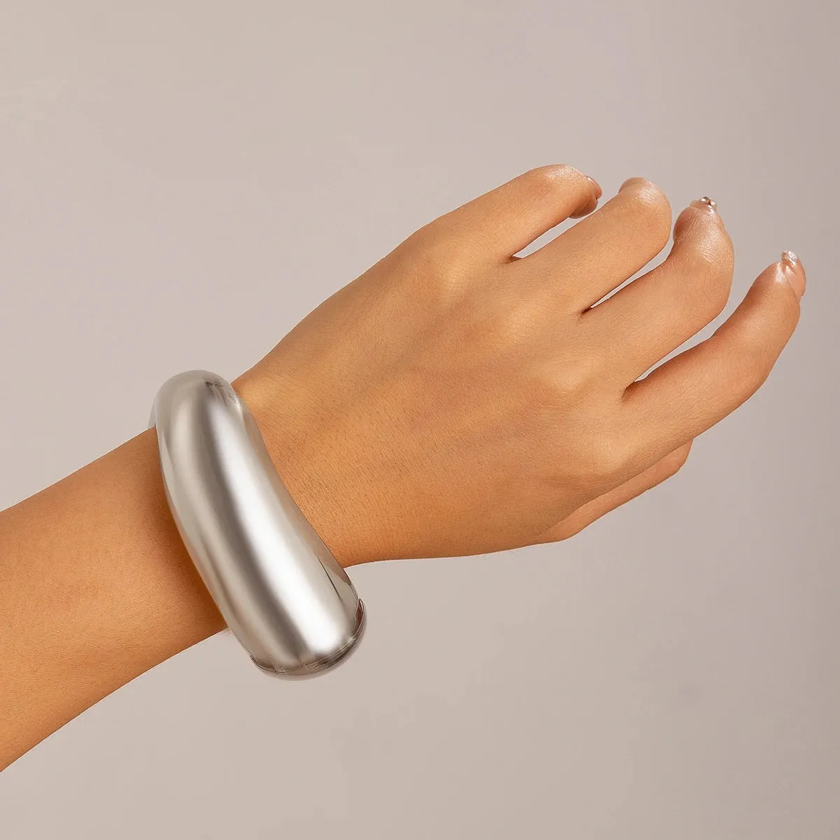 Luxury Exaggerated Smooth Metal Thick Bangles
