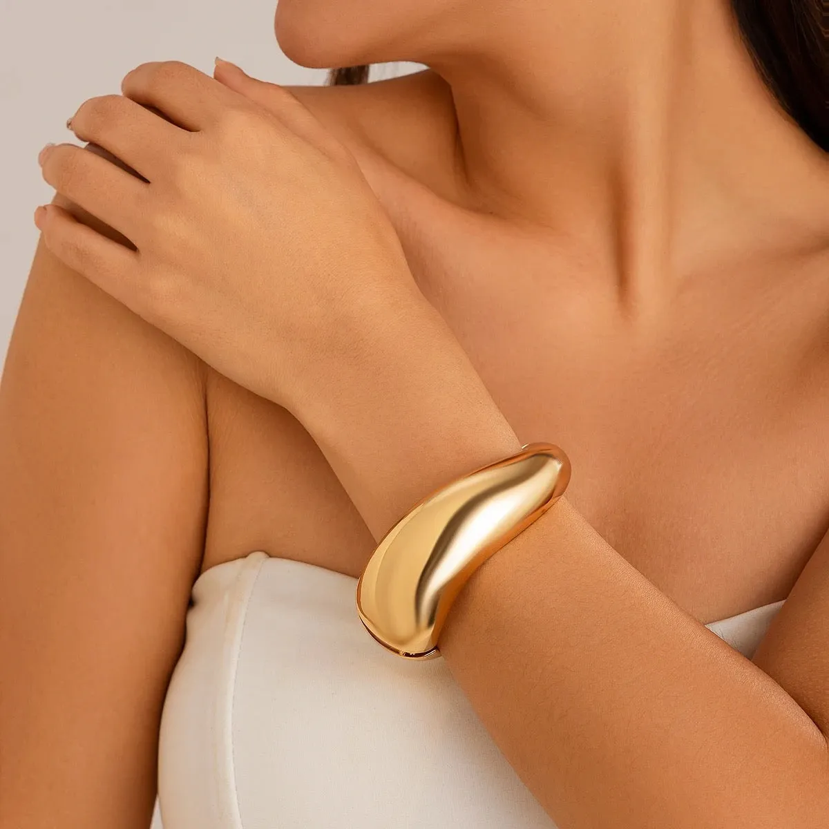 Luxury Exaggerated Smooth Metal Thick Bangles