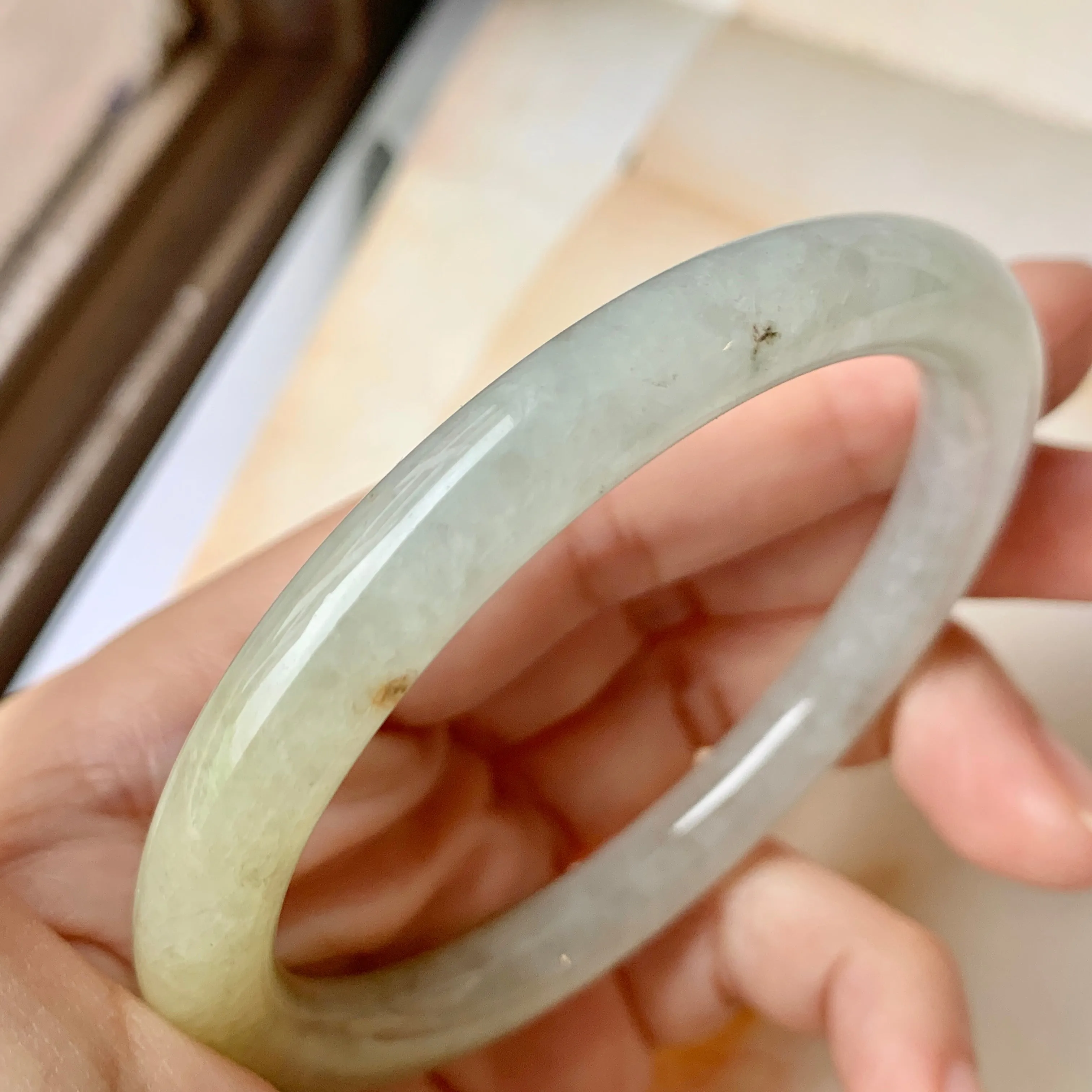 SOLD OUT: 55.7mm A-Grade Natural Duo Tone Jadeite Traditional Round Bangle No.151921
