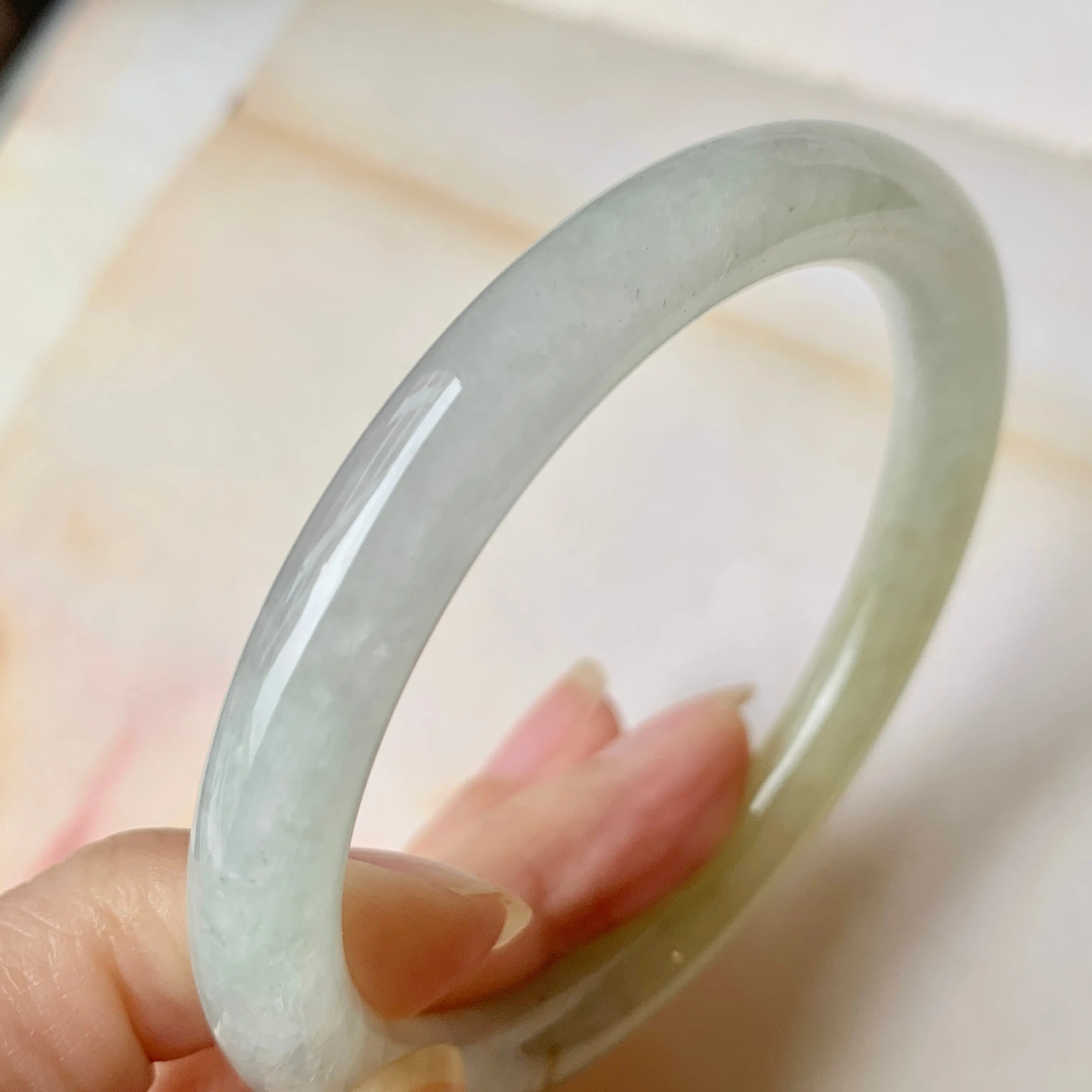 SOLD OUT: 55.7mm A-Grade Natural Duo Tone Jadeite Traditional Round Bangle No.151921