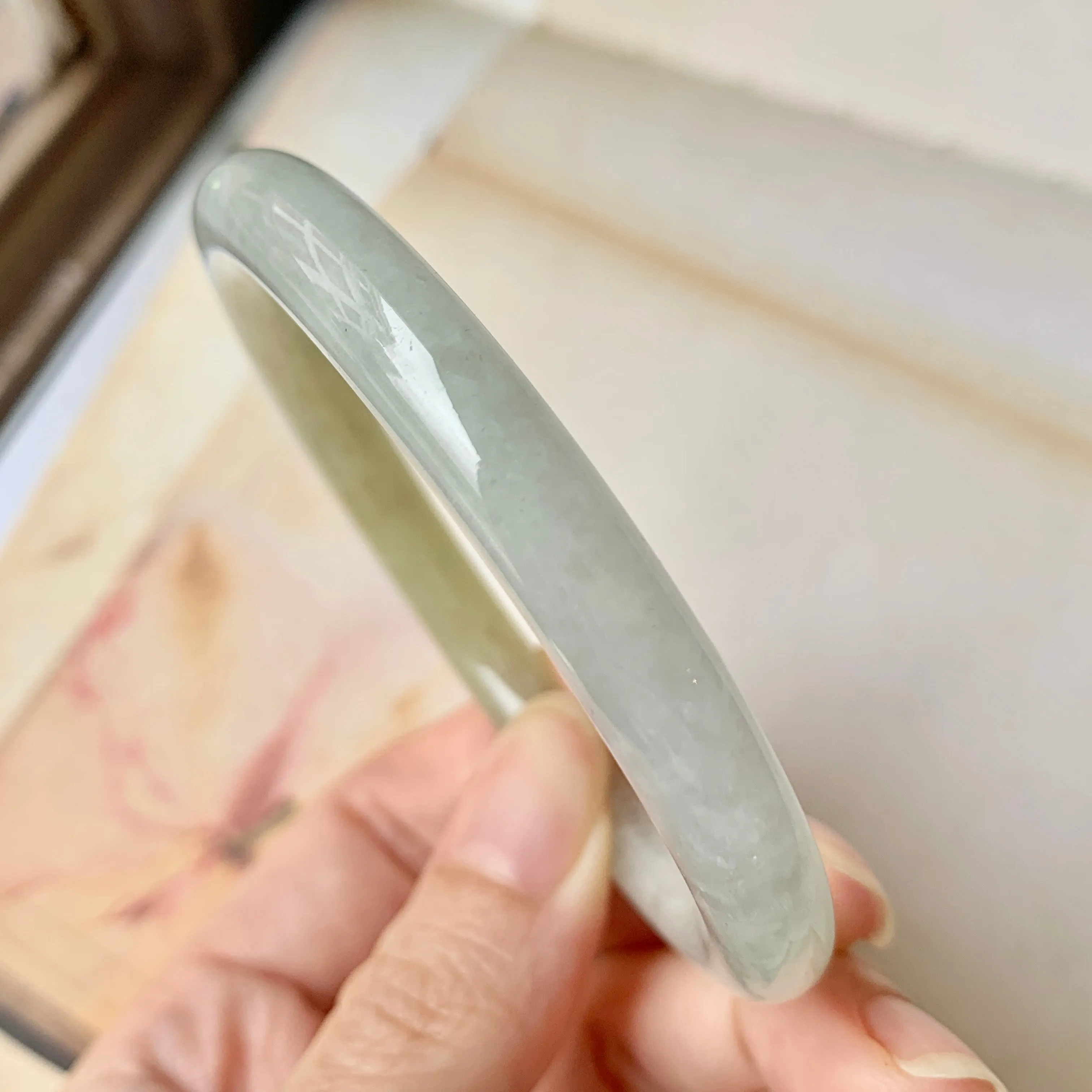 SOLD OUT: 55.7mm A-Grade Natural Duo Tone Jadeite Traditional Round Bangle No.151921