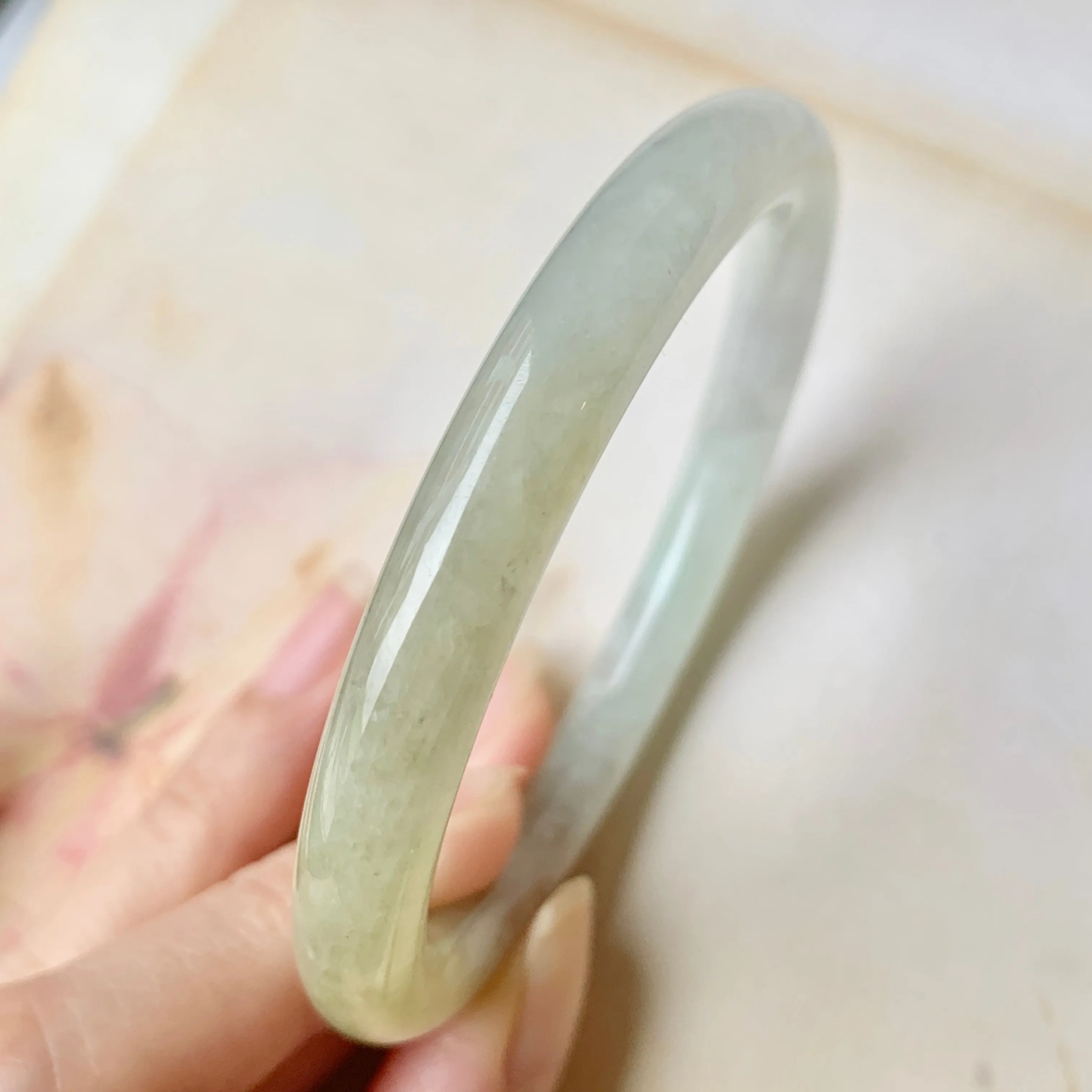 SOLD OUT: 55.7mm A-Grade Natural Duo Tone Jadeite Traditional Round Bangle No.151921