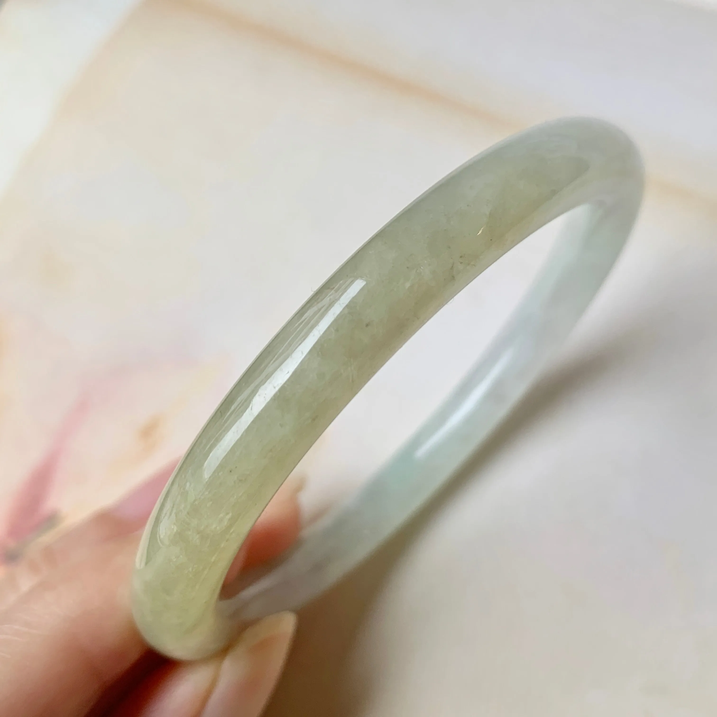 SOLD OUT: 55.7mm A-Grade Natural Duo Tone Jadeite Traditional Round Bangle No.151921
