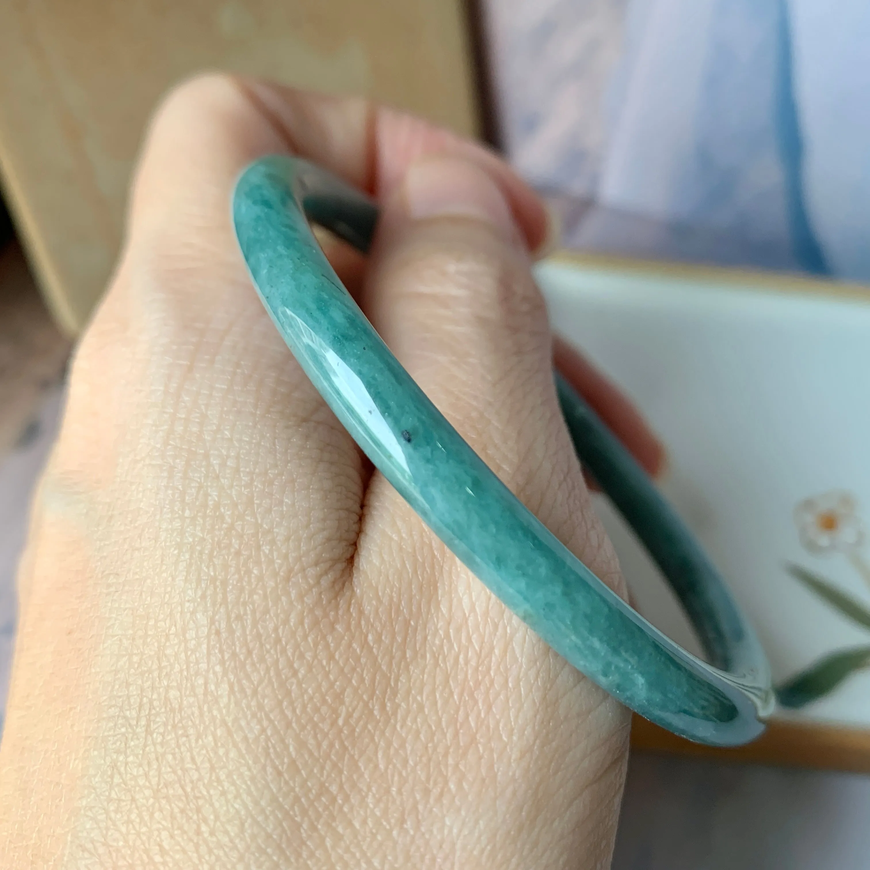 SOLD OUT: 58.2 mm A-Grade Natural Greenish Blue Jadeite Traditional Round Bangle No.151909
